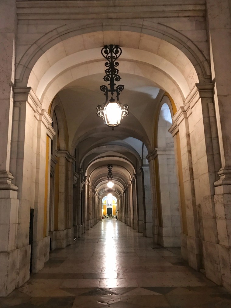 lisbon_archway